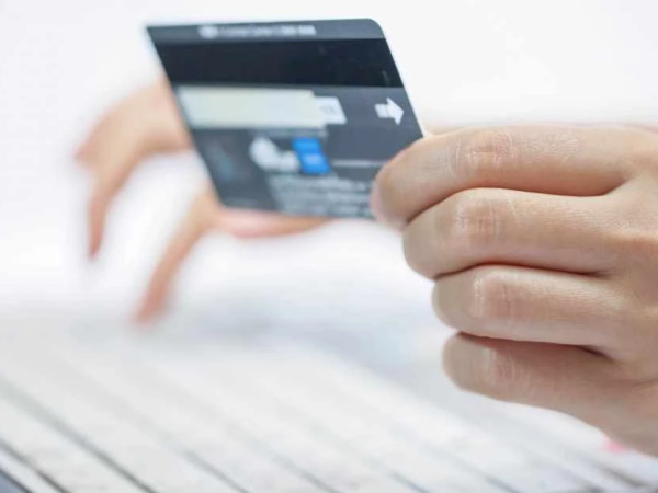 პლასტიკური ბარათი