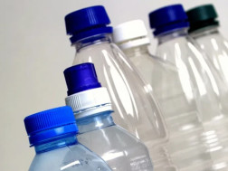 პლასტმასის ბოთლები