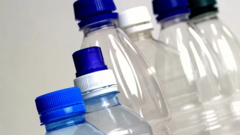 პლასტმასის ბოთლები