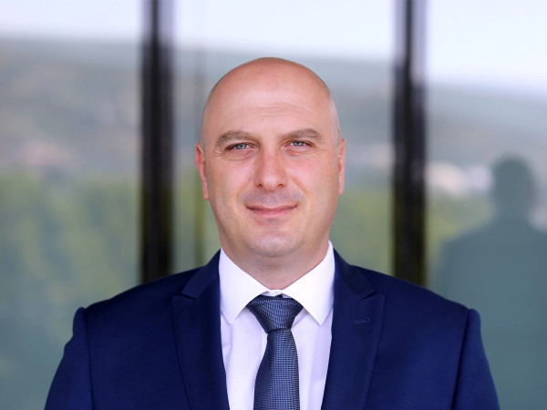 ვახტანგ ბურკიაშვილი